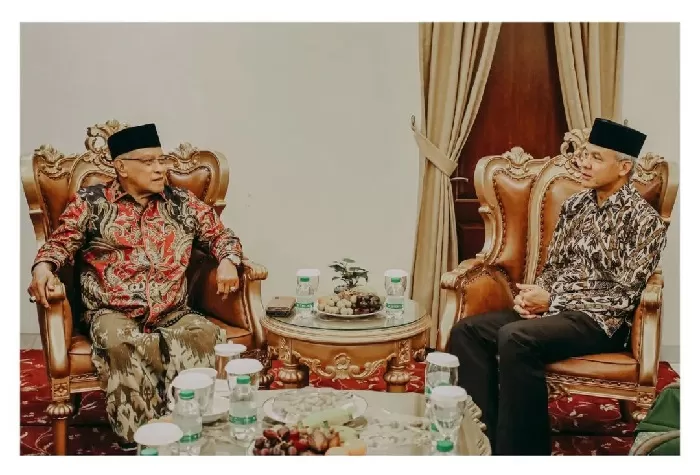 Momen Ganjar Pranowo bertemu dengan Said Aqil Siroj. (Foto: Instagram @ganjar_pranowo)