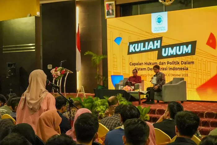 Mahfud MD mengisi kuliah umum di UGM. (Foto: Instagram @mohmahfudmd)