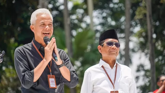 Ganjar Pranowo dan Mahfud MD di hari pendaftaran ke KPU. (Foto: Dok. Mahfud MD)