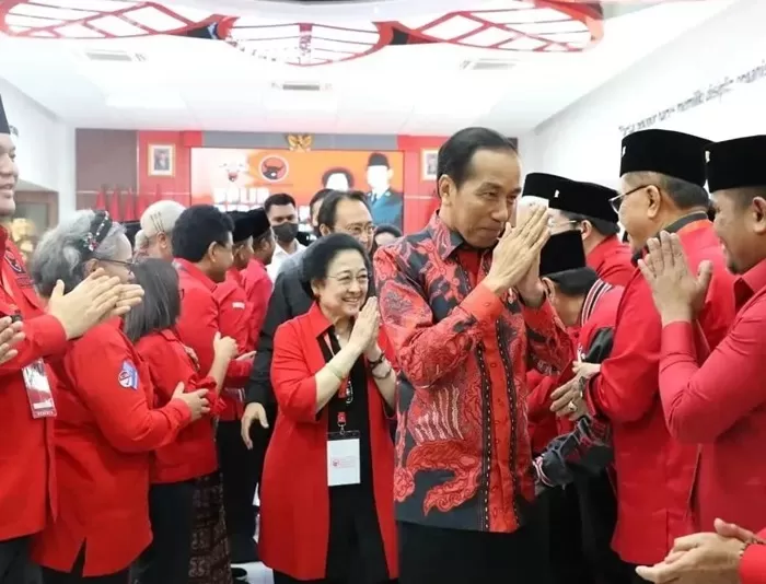 Jokowi dan Megawati di sela-sela pembukaan Rakernas III PDI Perjuangan pada 6 Juni 2023. (Foto: Instagram @presidenmegawati)