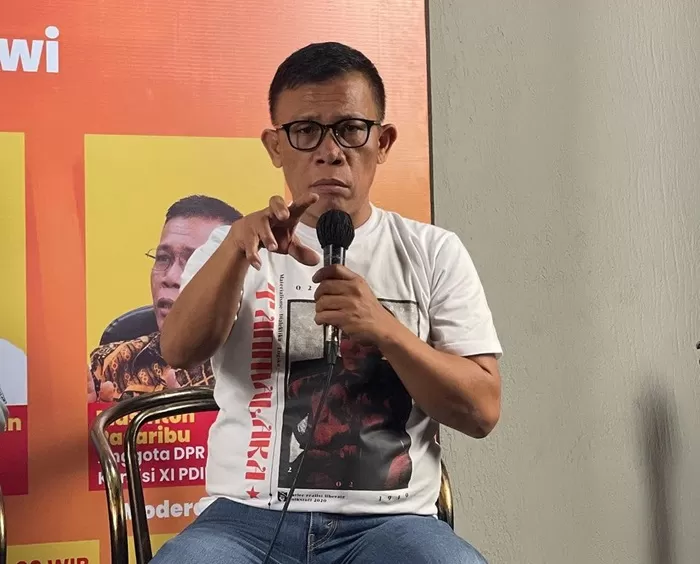 Masinton Pasaribu saat diskusi santai. (Foto: Dok. Masinton Pasaribu)