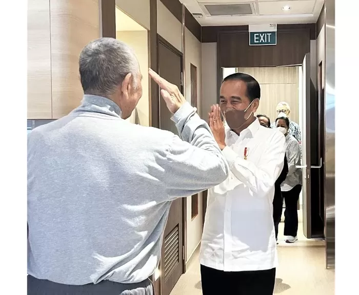 Presiden Jokowi kunjungi Luhut Binsar Pandjaitan di Singapura. (Foto: Dok. Luhut Binsar Pandjaitan)