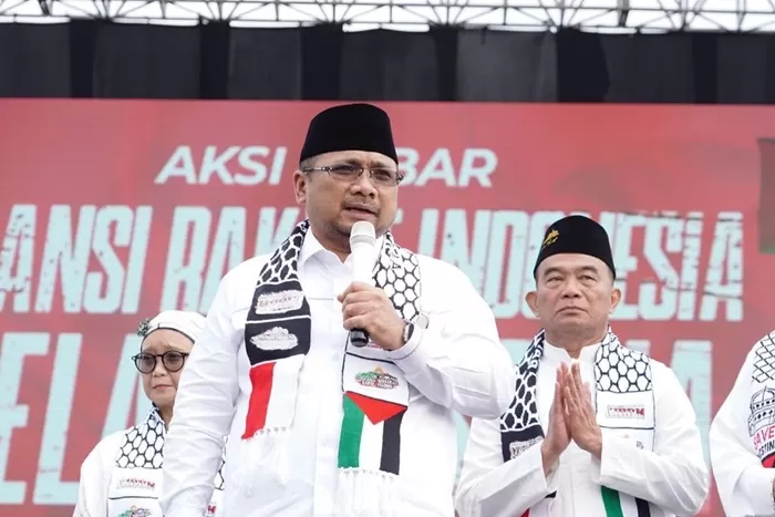 Menag Yaqut Cholil Quomas dalam Aksi Akbar Aliansi Rakyat Indonesia Bela Palestina di Monas.  (Foto: Dok. Yaqut Cholil Quomas)