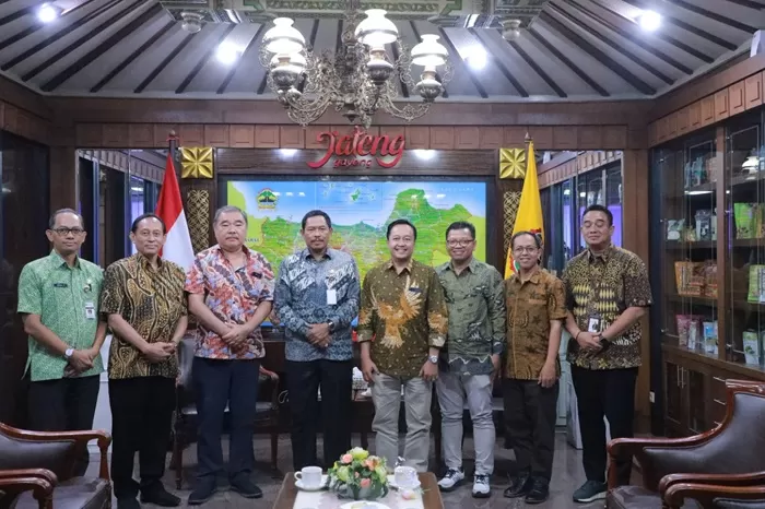 Pemprov Jateng menerima audiensi Yayasan Borobudur Marathon dan Kompas Group. (Foto: Istimewa)