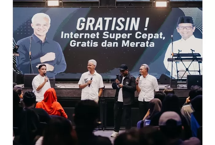 Ganjar Pranowo menghadiri peluncuran program internet super cepat, gratis, dan merata. (Foto: Dok. Ganjar Pranowo)