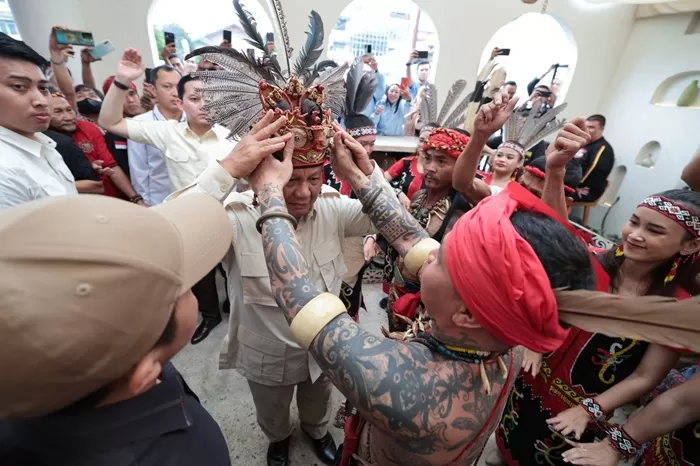 Masyarakat Dayak mendukung Prabowo Subianto melanjutkan program Jokowi. (Foto: Istimewa)