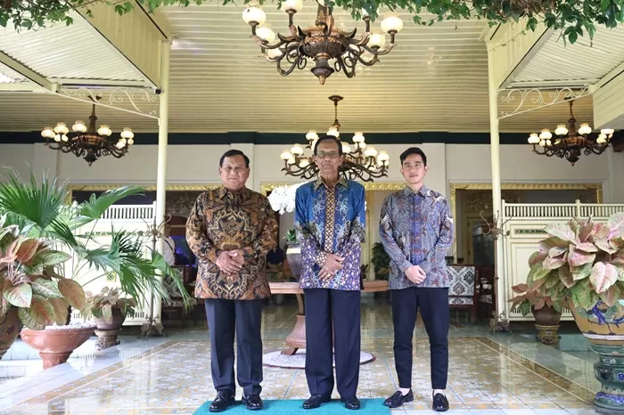 Prabowo Subianto dan Gibran Rakabuming Raka mengunjungi  Raja Kraton Ngayogyakarta Hadiningrat, Sri Sultan Hamengku Buwono (HB) X. (Foto: Istimewa)