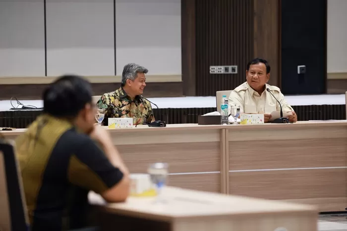 Prabowo Subianto di kantor KWI. (Foto: Istimewa)