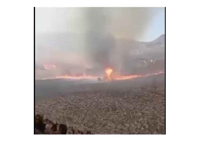 Peristiwa Bukit Teletubies, Bromo, saat terjadi kebakaran akibat flare. (Foto: Tangkap layar akun X @herichyn)