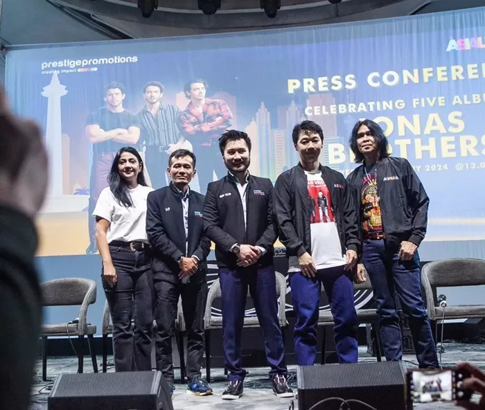 Konferensi pers Jonas Brothers bersama  Rudi Salim. (Foto: Dok. Rudi Salim)