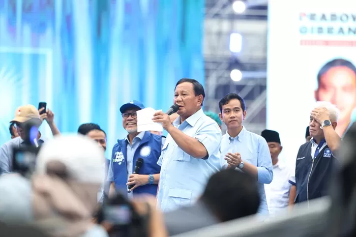 Prabowo Subianto dan Gibran Rakabuming Raka di Stadion Gelora Bandung Lautan Api (GLBA), Kota Bandung. (Foto: Istimewa)