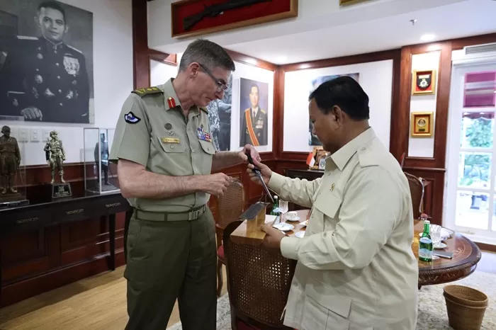 Menhan Prabowo Subianto menerima kunjungan kehormatan dari Panglima Angkatan Bersenjata Australia, General Angus Campbell. (Foto: Istimewa)