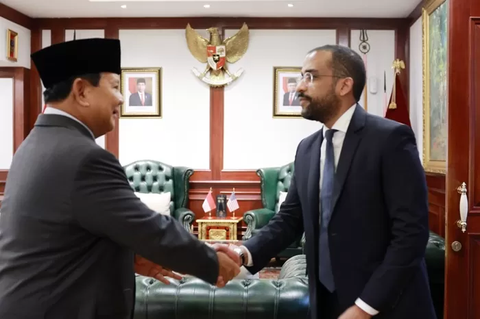 Duta besar Amerika Serikat (AS) untuk ASEAN, Yohannes Abraham mengantar surat Presiden AS, Joe Biden, untuk Prabowo Subianto. (Foto: Istimewa)