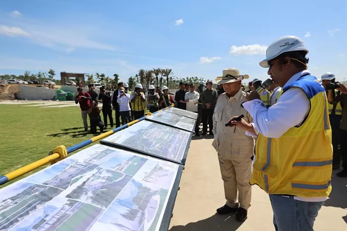 Prabowo Subianto meninjau perkembangan pembangunan di IKN menjelang pelaksanaan upacara Kemerdekaan 17 Agustus 2024. (Foto: Istimewa)