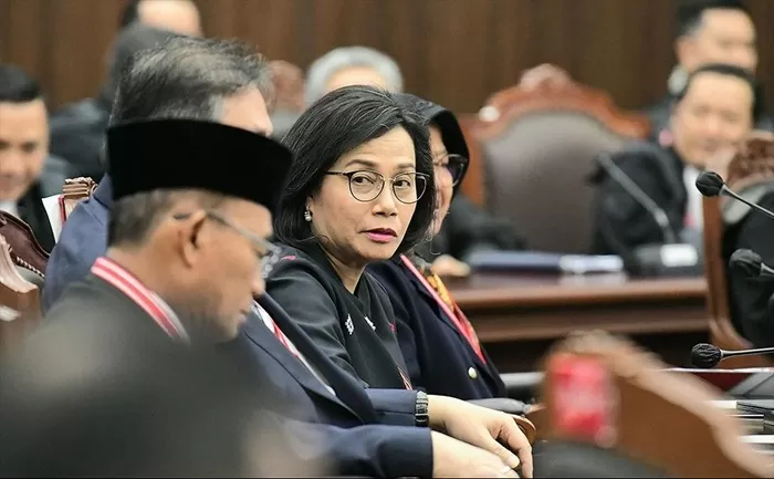 Menkeu Sri Mulyani bersama tiga menteri lainnya saat hadir di sidang sengketa Pilpres. (Foto: Dok. Sri Mulyani)