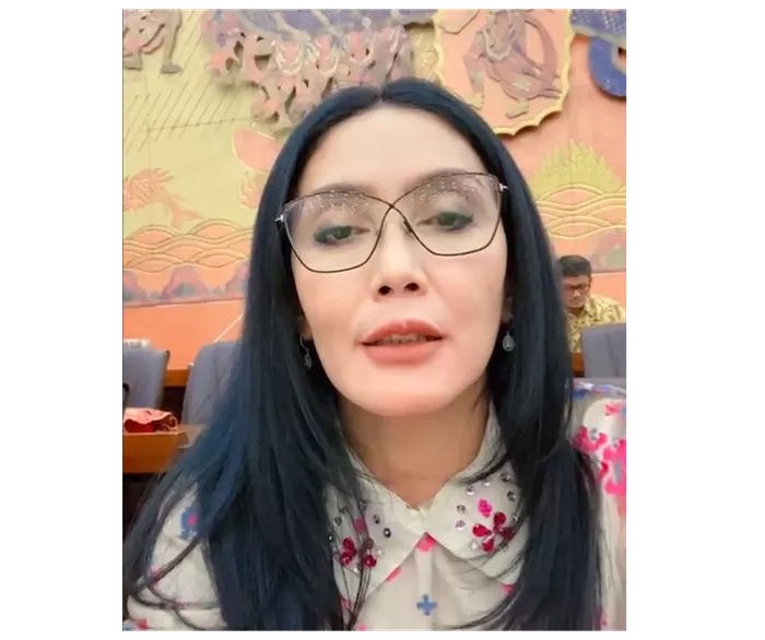 Anggota DPR Komisi IX, Rieke Diah Pitaloka. (Foto: Tangkap layar Instagram @riekediahp)