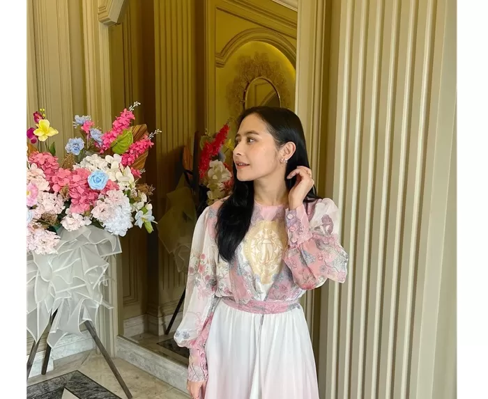 Artis cantik Prilly Latuconsina. (Foto: Instagram @prillylatuconsina96)