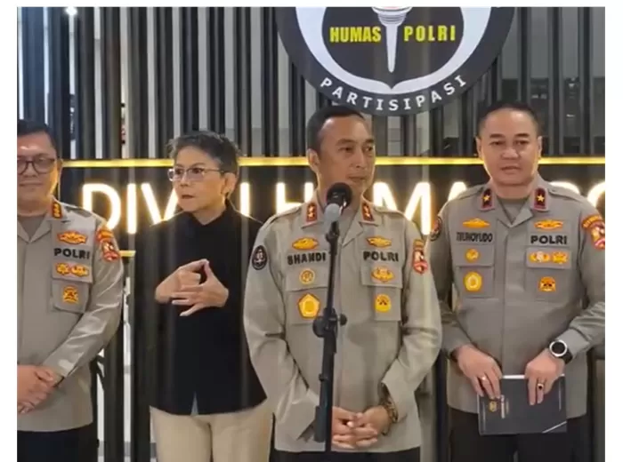 Kadiv Humas Polri, Irjen Pol Shandi Nugroho saat konferensi pers. (Foto: Tangkap layar Instagram @sandhinugroho95)