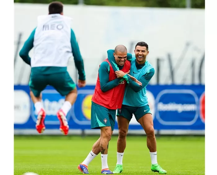 Pepe dan Cristiano Ronaldo saat sesi latihan menghadapi EURO 2024. (Foto: Instagram @official_pepe)