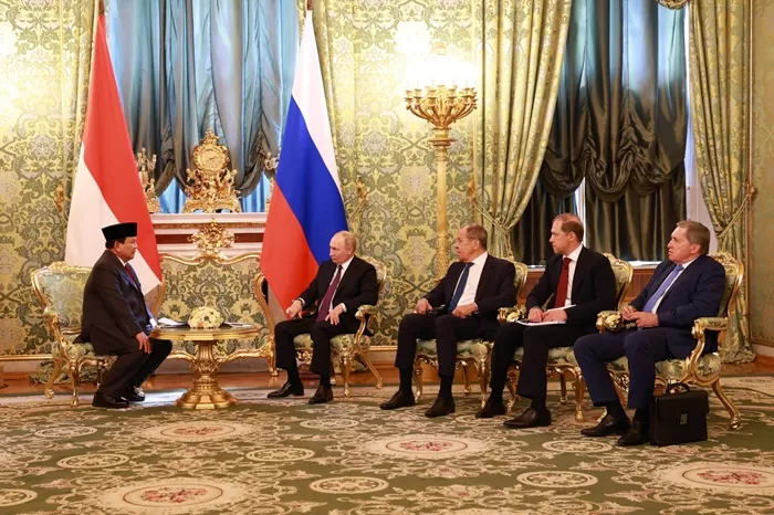 Prabowo Subianto bertemu Presiden Rusia, Vladimir Putin beserta jajarannya di Rusia. (Foto: Istimewa)