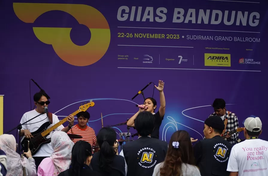 Pangguna hiburan pada perhelatan GIIAS Bandung 2023. Tahun 2024 ini, ragam program menarik ditawarkan kepada pengunjung. (Foto: Dok. GIIAS)