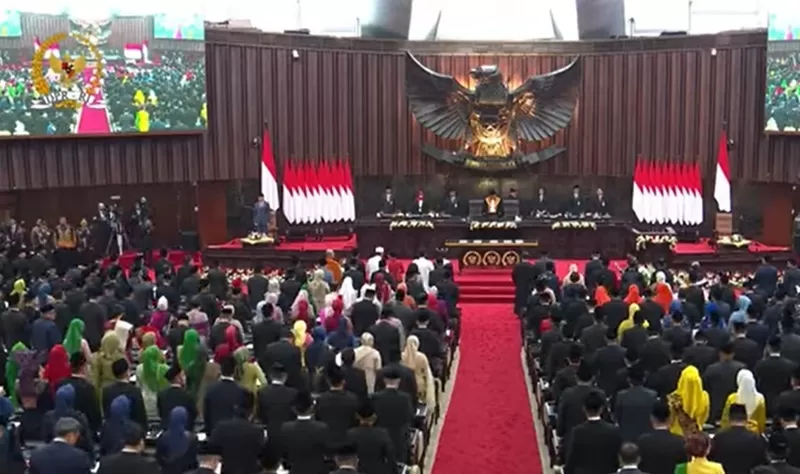 Potret pelantikan anggota DPR periode 2024-2024, Selasa (1/10/2024). Sebanyak 8 fraksi ditetapkan. (Foto: Tangkap layar YouTube DPR)