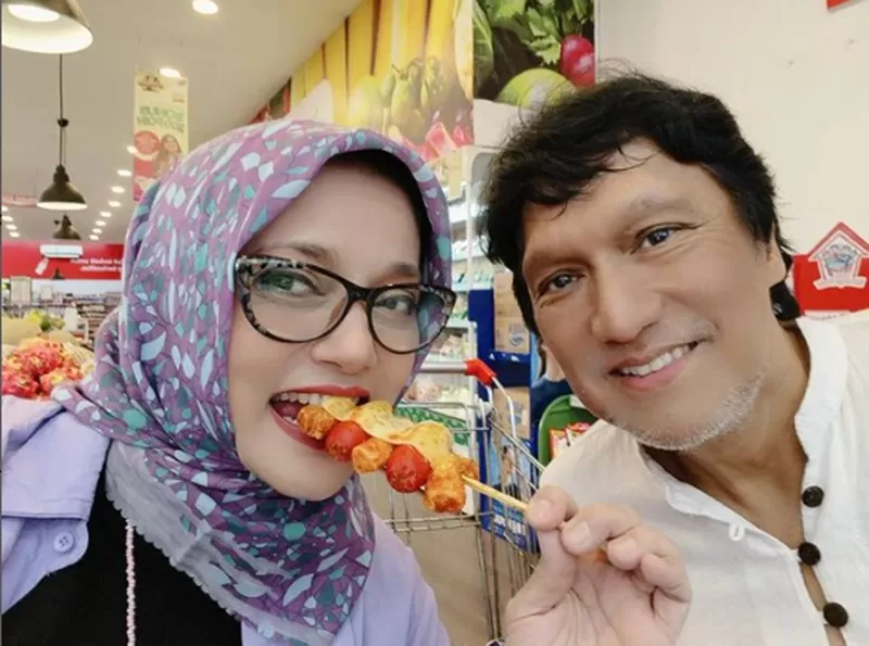 Marissa Haque,bersama dengan sang suami, Ikang Fawzi. (Foto: Instagram/@marissahaque)