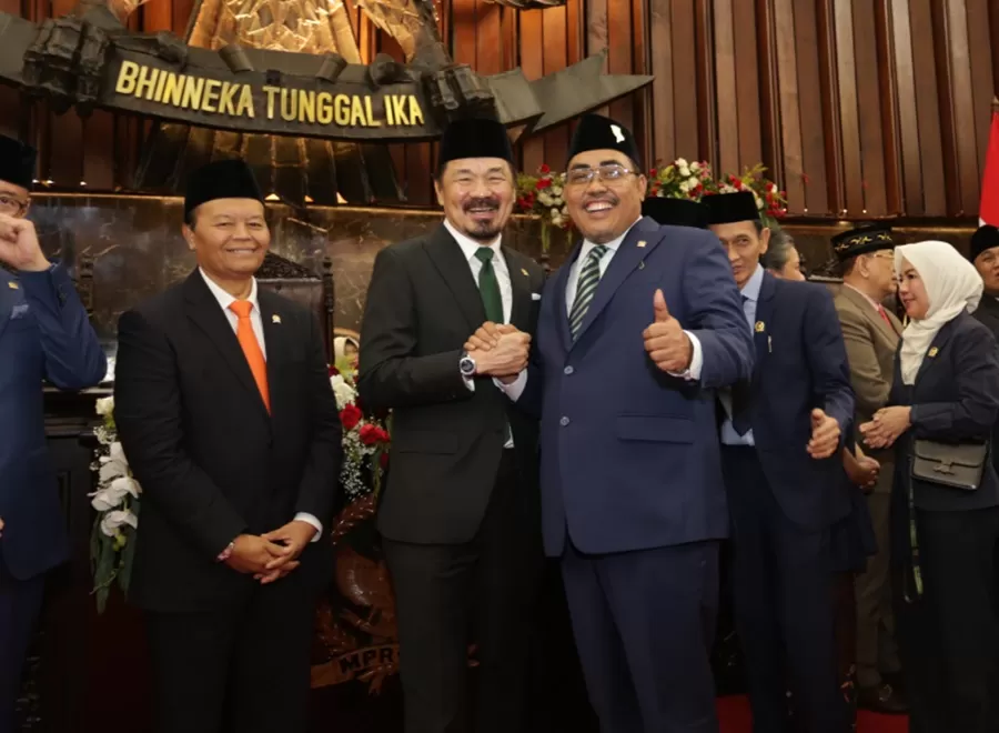 Wakil Ketua MPR 2024-2029, Rusdi Kirana (kiri) bersama Waketum PKB Jazilul Fawaid (kanan) usai pelantikan. (Foto: Tim Media PKB)