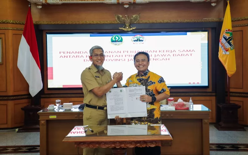 Sekda Jateng, Sumarno, dengan Sekda Jabar, Herman Suryatman  di Kantor Gubernur Jateng, Senin (7/10/2024). (Foto: Humas Pemprov)