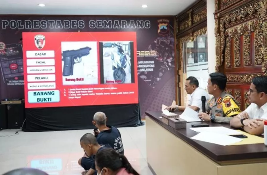 Konferensi Pers Polrestabes Semarang terkait kasus penembakan gadis di Semarang, Selasa (8/10/2024).   (Foto: jateng.polri.go.id)