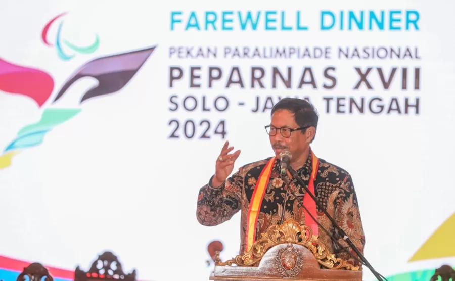 Pj Gubernur Jateng, Nana Sudjana, pada acara Farewell Dinner Peparnas XVII Solo 2024, di Keraton Kasunanan Surakarta, pada Sabtu (12/10/2024). (Foto: Humas Pemprov)