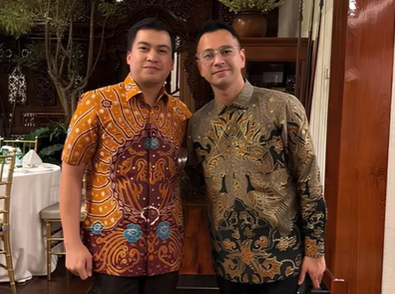 &nbsp;Potret Sekretaris Pribadi Prabowo Subianto, Agung Surahman yang bertemu dengan artis Raffi Ahmad di Kertanegara, Jakarta Selatan, Selasa (15/10/2024). (Foto: Instagram.com/@raffinagita1717)