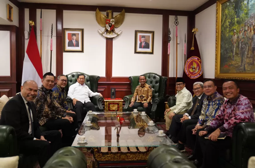 Potret para Ketum Parpol berkumpul bersama Prabowo Subianto di kantor Kemhan, Kamis (17/10/2024). (Foto: Dok. Tim Prabowo)