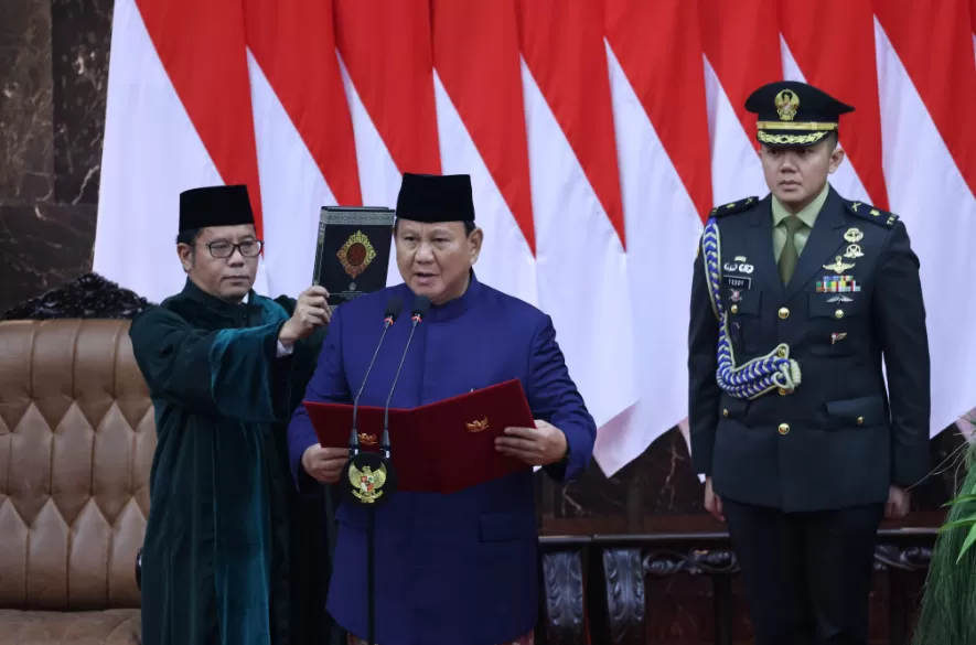 Potret Prabowo saat membaca sumpah jabatan sebagai Presiden Ke-8 RI, di Gedung MPR/DPR Senayan Jakarta, Minggu (20/10/2024) pagi. (Foto: Dok. Tim Prabowo)