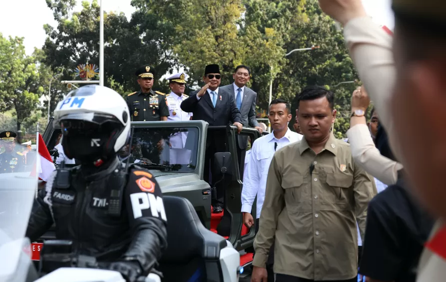 Presiden Prabowo bersama Menhan Sjafrie Sjamsoeddin, usai sertijab, Selasa (22/10/2024). (Foto: Dok. Tim Prabowo)