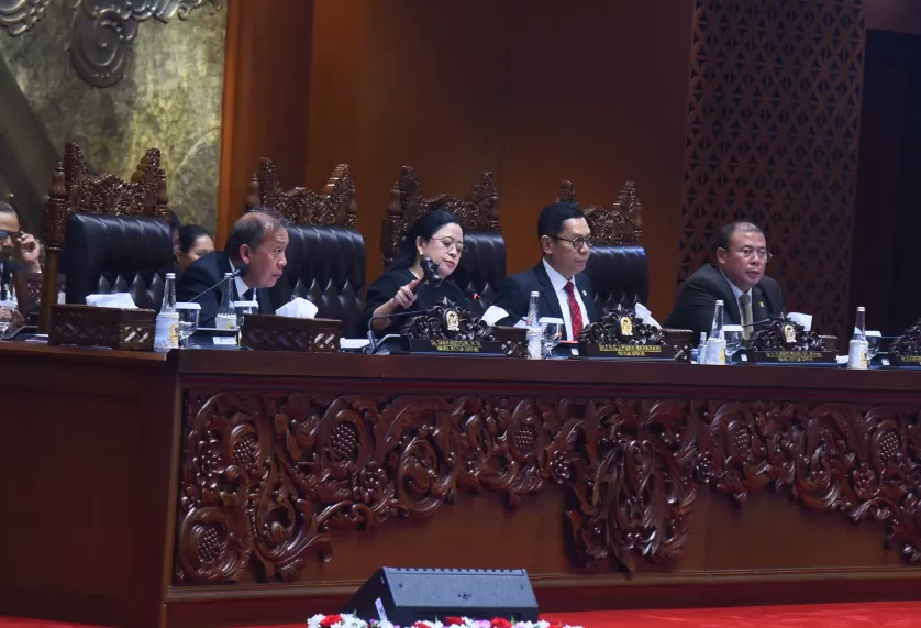 Ketua DPR RI Puan Maharani  memimpin Rapat Paripurna penetapan komposisi AKD periode 2024-2029 di Gedung Nusantara II, Kompleks Parlemen, Senayan, Jakarta, Selasa (22/10/2024). (Foto: Runi/vel)