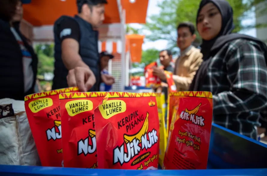 Keripik pisang 'Njik Njik' sukses dikembangkan Riki Junaidi, berkat pemberdayaan UMKM dari BRI. (Foto: Dok. BRI)