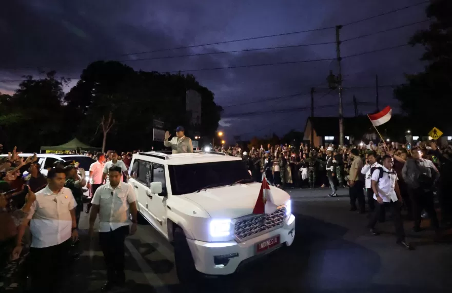 Potret Presiden Prabowo Subianto disambut antusias warga, Kamis (24/10/'2024) malam. (Foto: Dok Tim Prabowo)