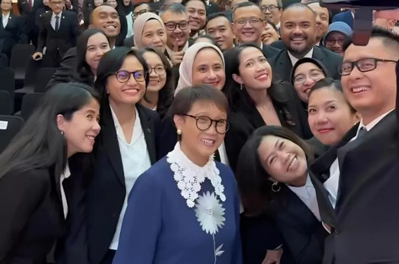 Eks Menlu RI Retno Marsudi adalah salah satu mantan menteri yang dicintai netizen dan kini tak lagi menjabat di Kabinet Merah Putih Prabowo-Gibran.  (Foto: Instagram.com/@retno_marsudi)