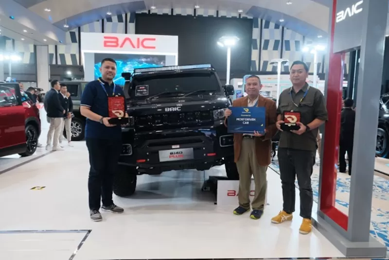 BAIC BJ40 Plus sukses meraih penghargaan mobil terfavorit &lsquo;Most Driven Car&rsquo; di ajang pamerang GIIAS Semrang 2024 pada MInggu (27/10/2024). (Foto: Dok. Semarang 2024)