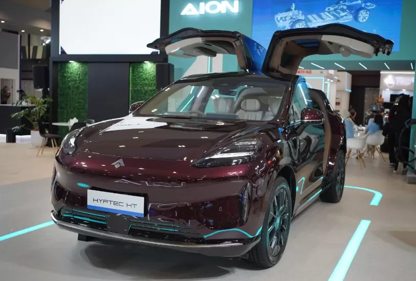 Potret mobil listrik AION Hyptec HT pada GIIAS Semarang 2024 di Muladi Dome, Undip. (Foto: Dok. AION Indonesia)