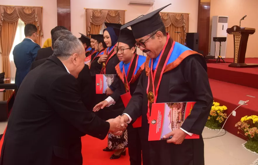 Potret Setia Untung Arimuladi pada yudisium Yudisium dan Penglepasan Wisudawan Program Studi Doktor Hukum, Magister Hukum, dan Magister Kenotariatan, di Undip, Semarang, Selasa (5/11/2024).  (Foto: Dok. Undip)