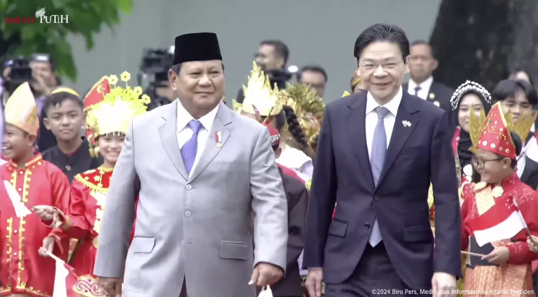 Potret Presiden Prabowo Subainto bersama PM Singapura Lawrence Wong di Istana Merdeka, Rabu (6/10/2024). (Foto: YouTube/Setpres)