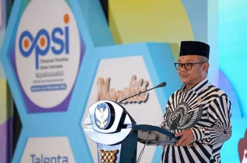 Potret Menteri Pendidikan Dasar dan Menengah (Mendikdasmen) Abdul Mukti yang menerapkan kebijakan pelajaran matematika untuk anak sekolah TK.  (Foto: Instagram.com/@ abe_mukti)