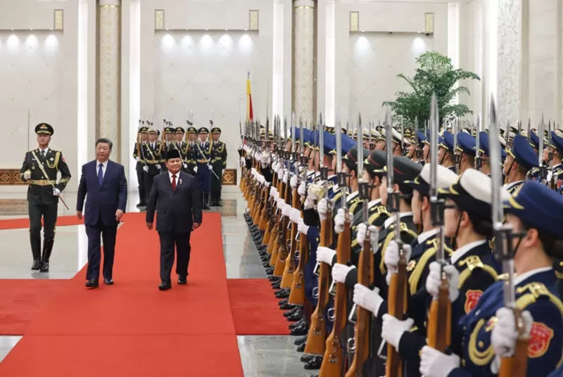 Presiden Prabowo Subianto, disambut hangat Presiden Xi Jinping saat melakukan kunjungan kenegaraan perdana ke China Sabtu (09/11/2024).  (Foto: Tim Prabowo)