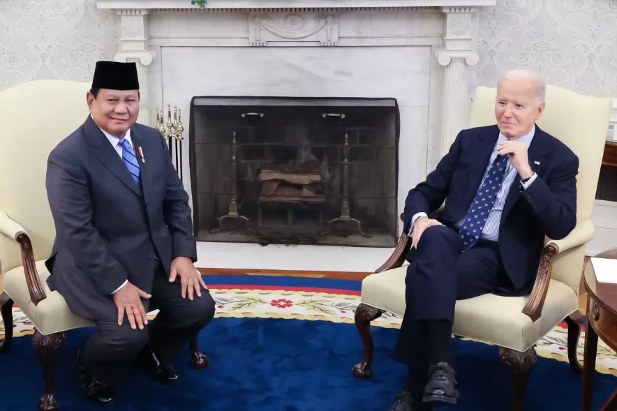 Presiden Prabowo Subianto saat melakukan pertemuan bilateral dengan Presiden AS Joe Biden, di Gedung Putih, Washington DC, Selasa (12/11/2024).  (Foto: Tim Prabowo)