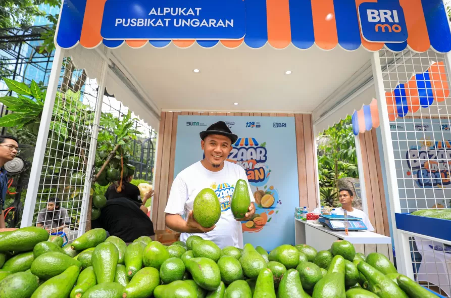 Potret Ketua Klaster Pusbikat Ungaran, Agus Riyadi saat mengikuti Bazaar Klasterku Hidupku di Taman BRI pada 15 November 2024 lalu. (Foto: Dok. BRI)