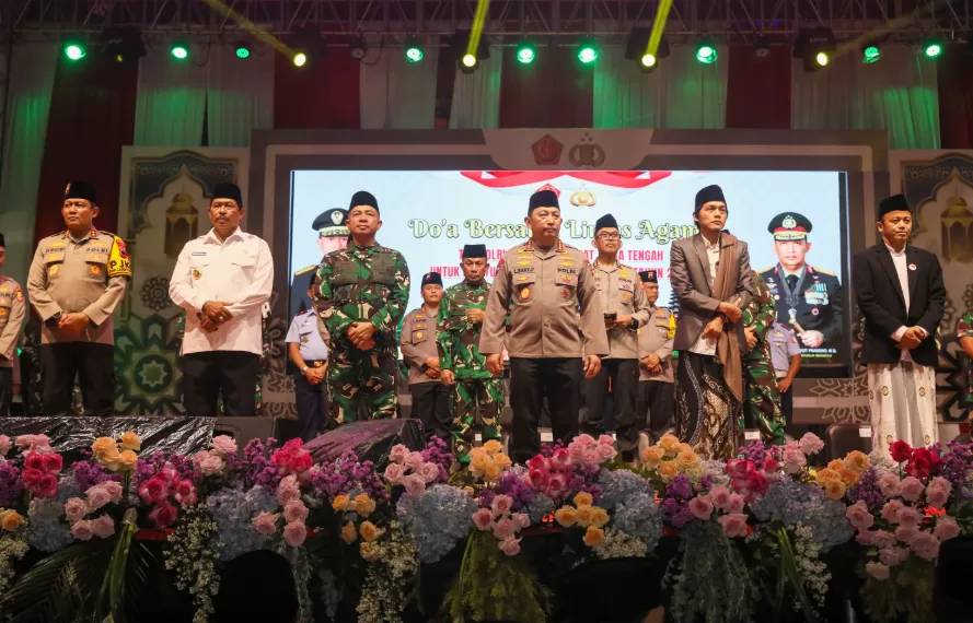 Potret acara Doa Bersama Lintas Agama untuk menyukseskan Pilkada Serentak 2024 di Lapangan Pancasila, Simpanglima, Kota Semarang, Rabu (20/11/2024) malam. (Foto: Humas Pemprov Jateng)