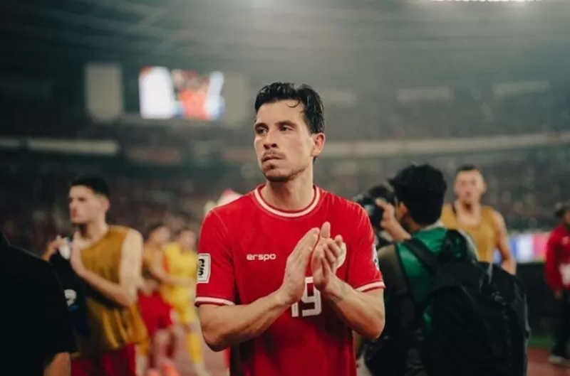 Potret Pemain Timnas Indonesia, Thom Haye di Stadion Gelora Bung Karno (GBK), Jakarta.  (Foto: Instagram.com/@thomhaye)