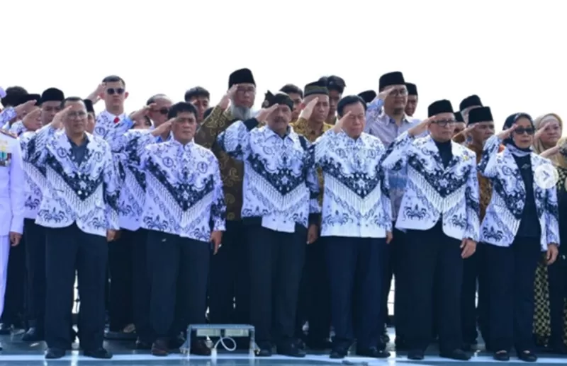 Mendikdasmen Abdul Mu'ti sebut gaji guru ASN dan Honorer naik. (Foto: Instagram.com/@pbpgri_resmi)